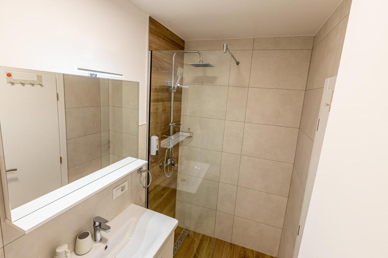 Self Check-In Apartment With Jacuzzi Mostar Ngoại thất bức ảnh