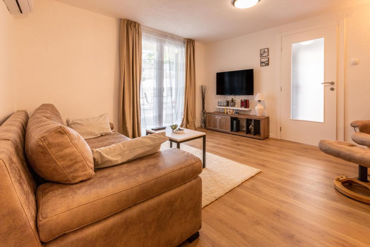Self Check-In Apartment With Jacuzzi Mostar Ngoại thất bức ảnh