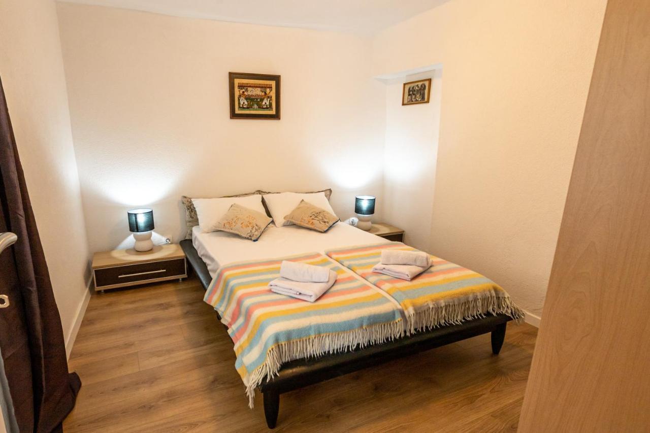 Self Check-In Apartment With Jacuzzi Mostar Ngoại thất bức ảnh