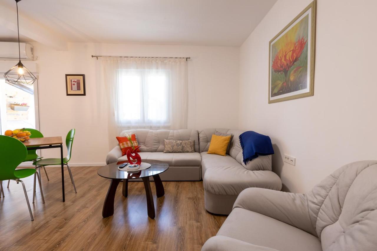 Self Check-In Apartment With Jacuzzi Mostar Ngoại thất bức ảnh