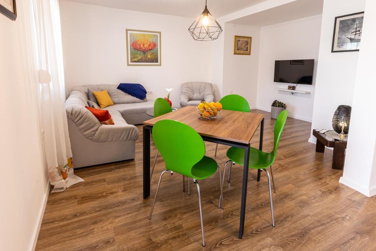 Self Check-In Apartment With Jacuzzi Mostar Ngoại thất bức ảnh