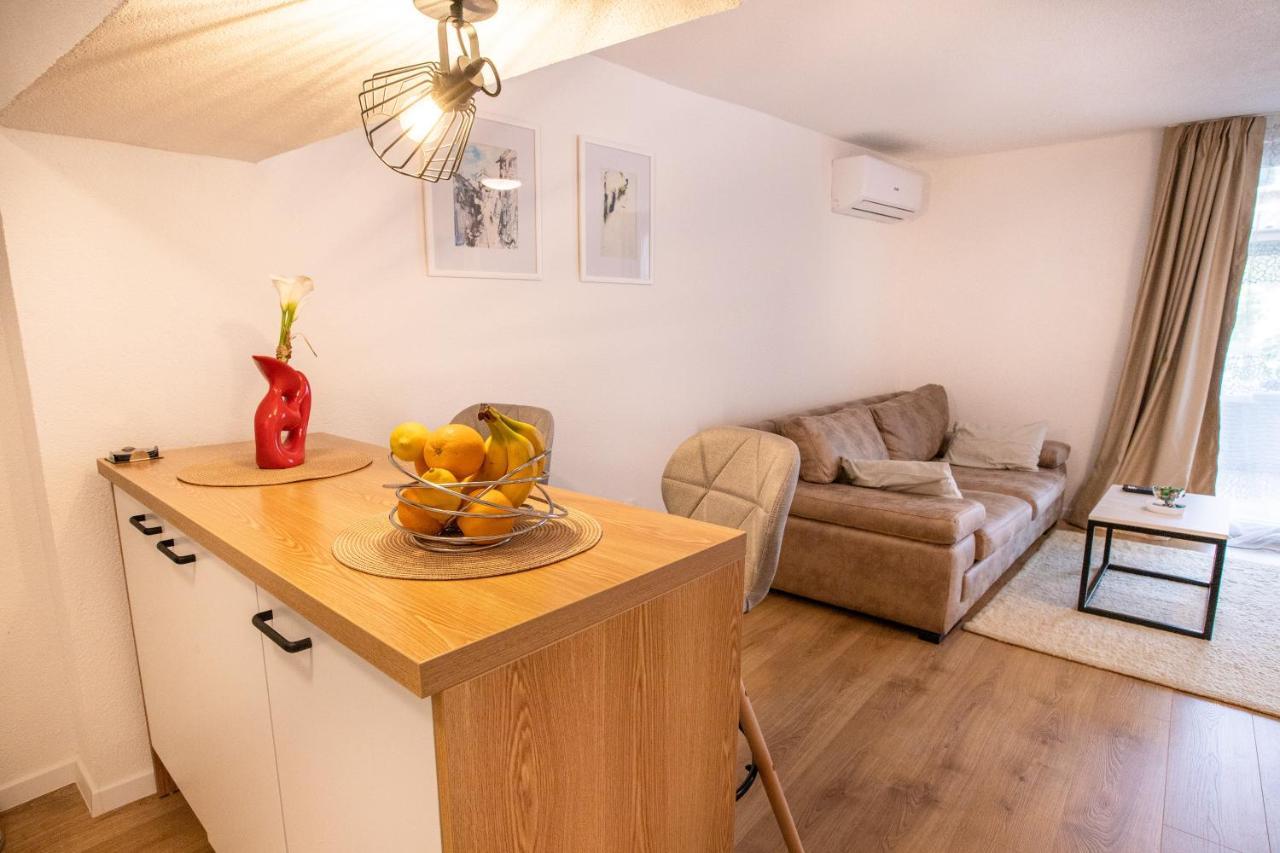 Self Check-In Apartment With Jacuzzi Mostar Ngoại thất bức ảnh